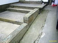 Treppenaufgang vor Sanierung